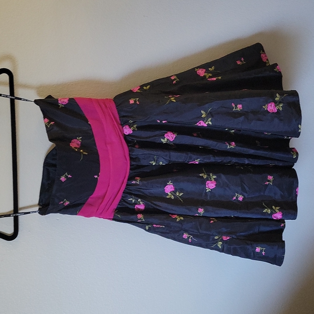 Betsey Johnson Evening embroidered floral dress size 10 - Picture 2 of 7
